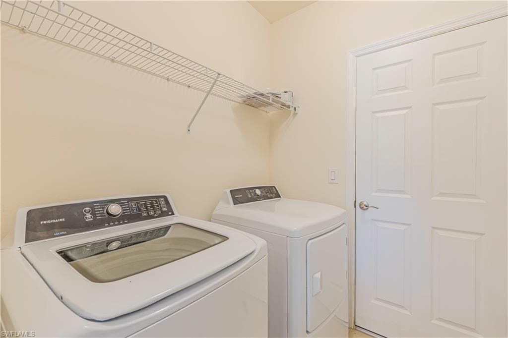 10736 Crossback LN, LEHIGH ACRES FL 33936-5