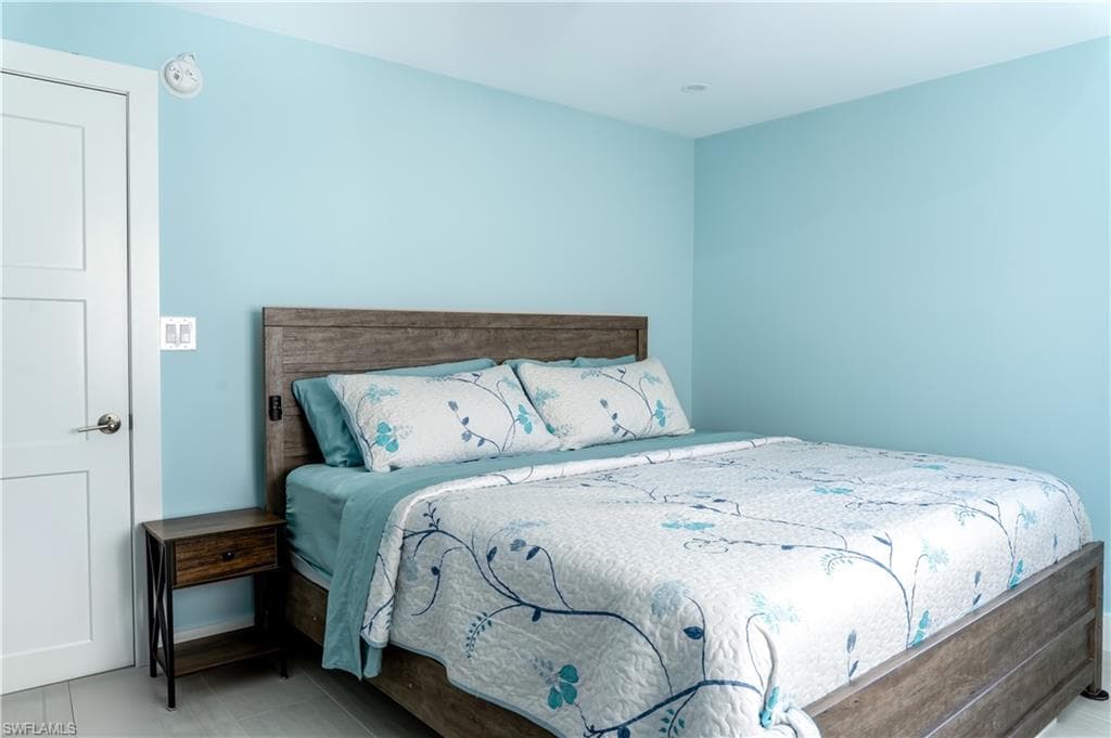 1155 Sandpiper ST # C7, NAPLES FL 34102-21