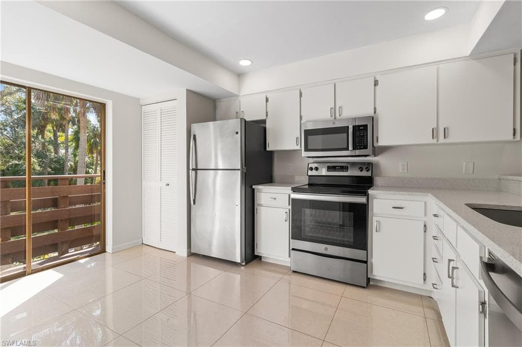 116 Pinebrook DR, FORT MYERS FL 33907-5