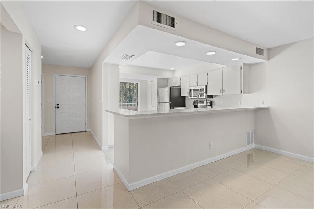 116 Pinebrook DR, FORT MYERS FL 33907-3