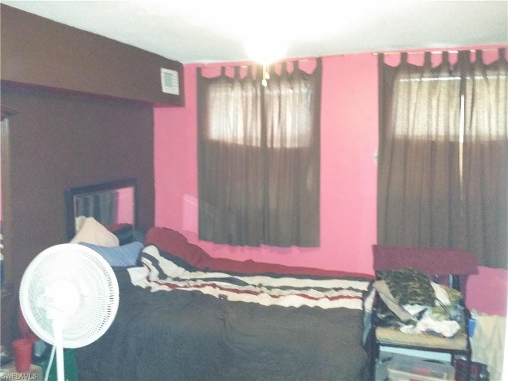 950 Lakeview DR, NORTH FORT MYERS FL 33903-13