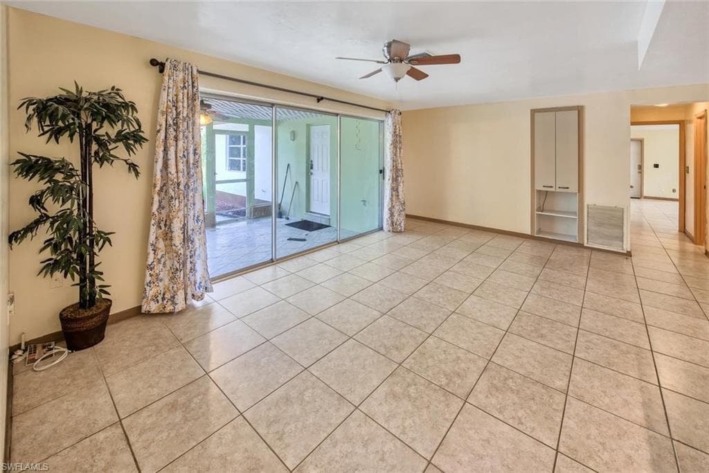 29 Caribbean RD, NAPLES FL 34108-6