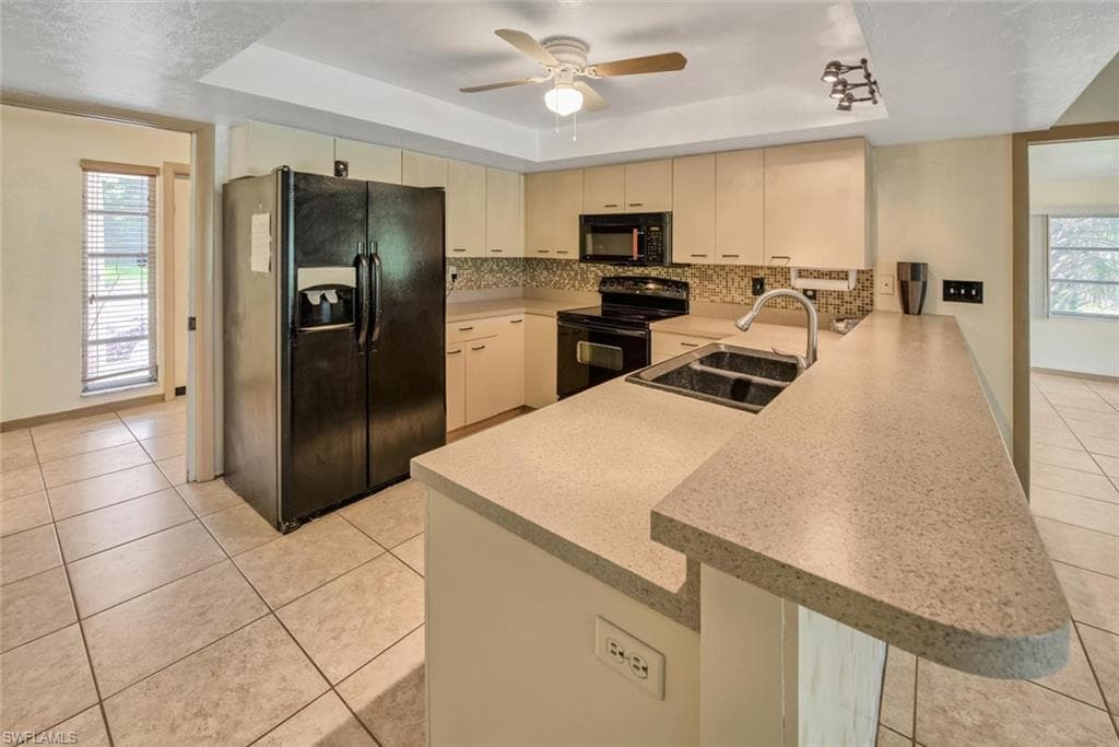 29 Caribbean RD, NAPLES FL 34108-8