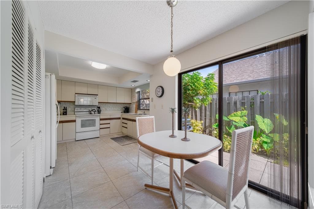 878 Meadowland DR # G, NAPLES FL 34108-4