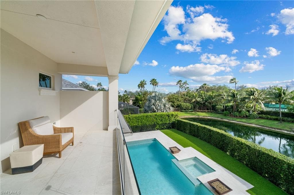 6892 Leeward WAY, NAPLES FL 34109-36