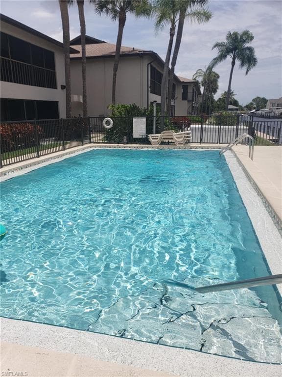 3935 Country Club BLVD # 11, CAPE CORAL FL 33904-1