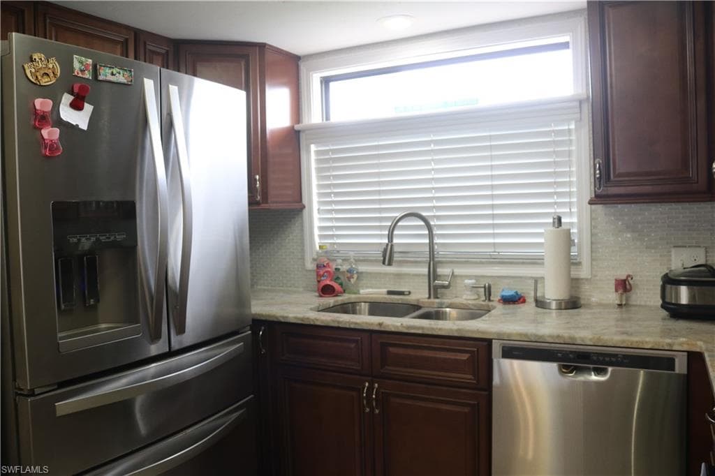 3935 Country Club BLVD # 11, CAPE CORAL FL 33904-5