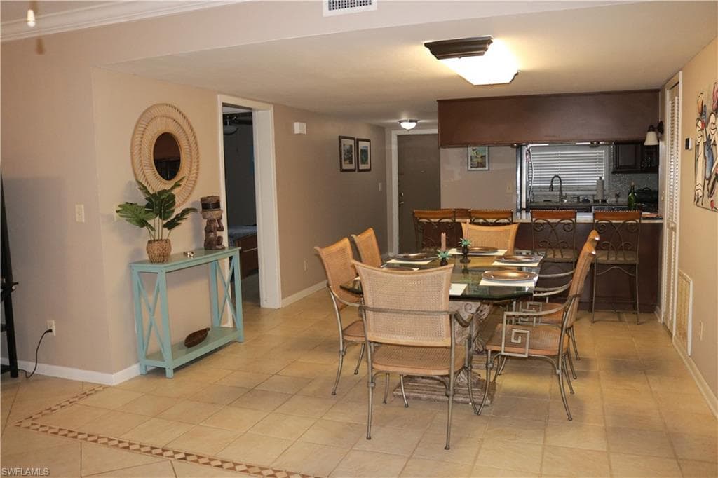 3935 Country Club BLVD # 11, CAPE CORAL FL 33904-8