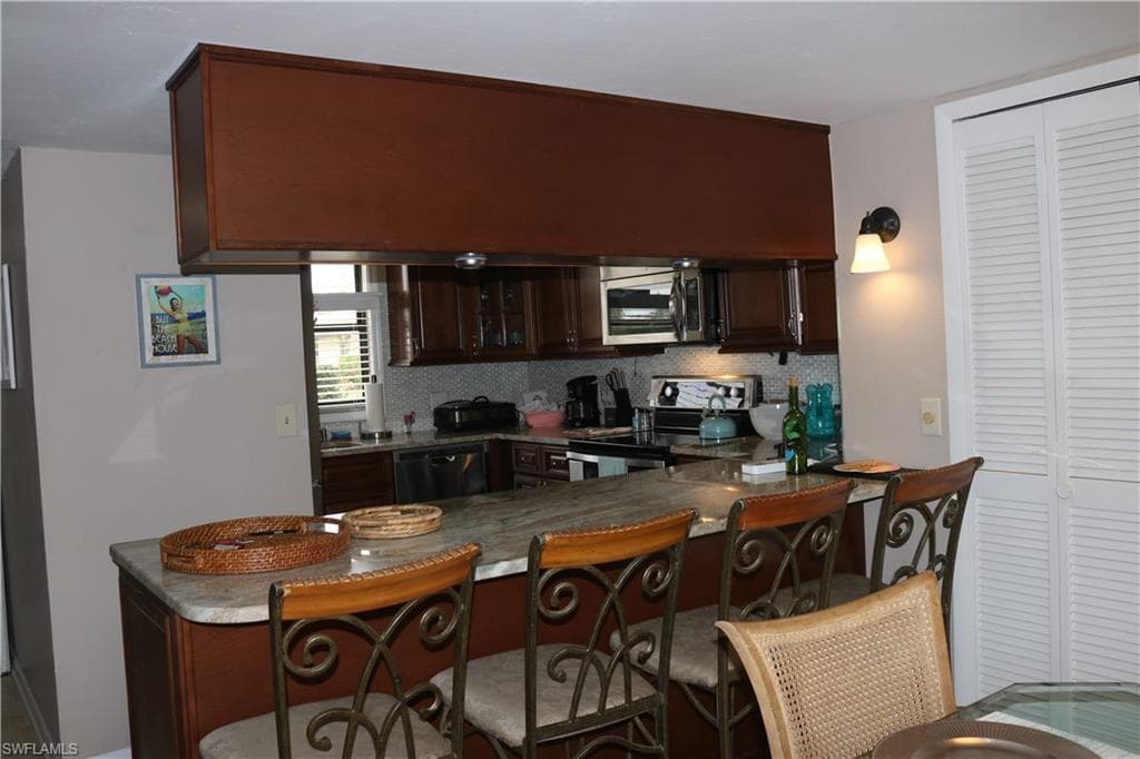 3935 Country Club BLVD # 11, CAPE CORAL FL 33904-7