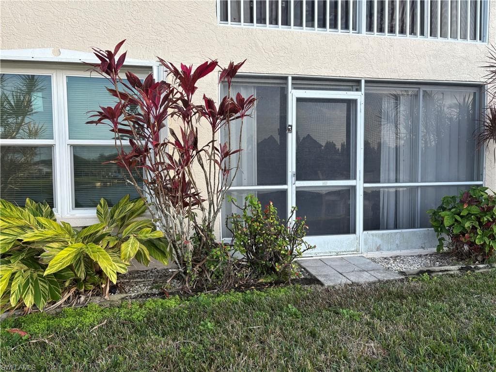 4500 SE 5th PL # 106, CAPE CORAL FL 33904-27