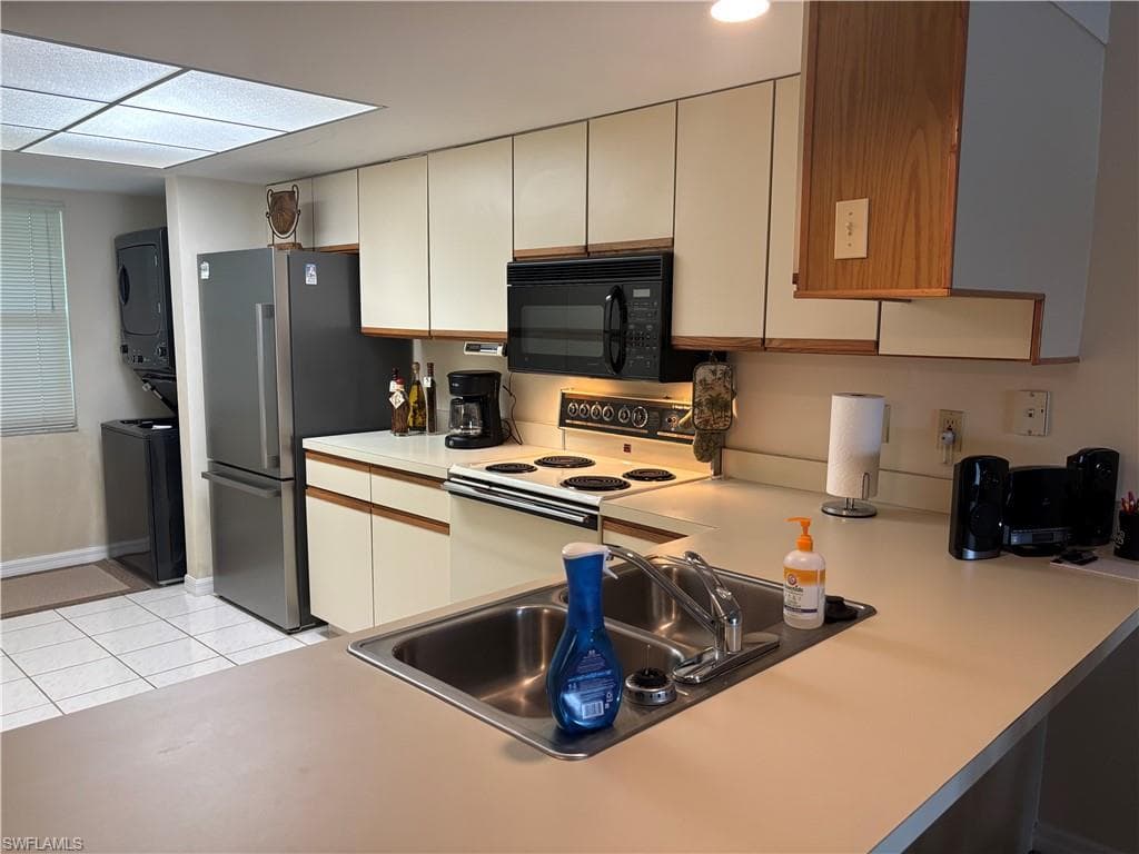 4500 SE 5th PL # 106, CAPE CORAL FL 33904-10