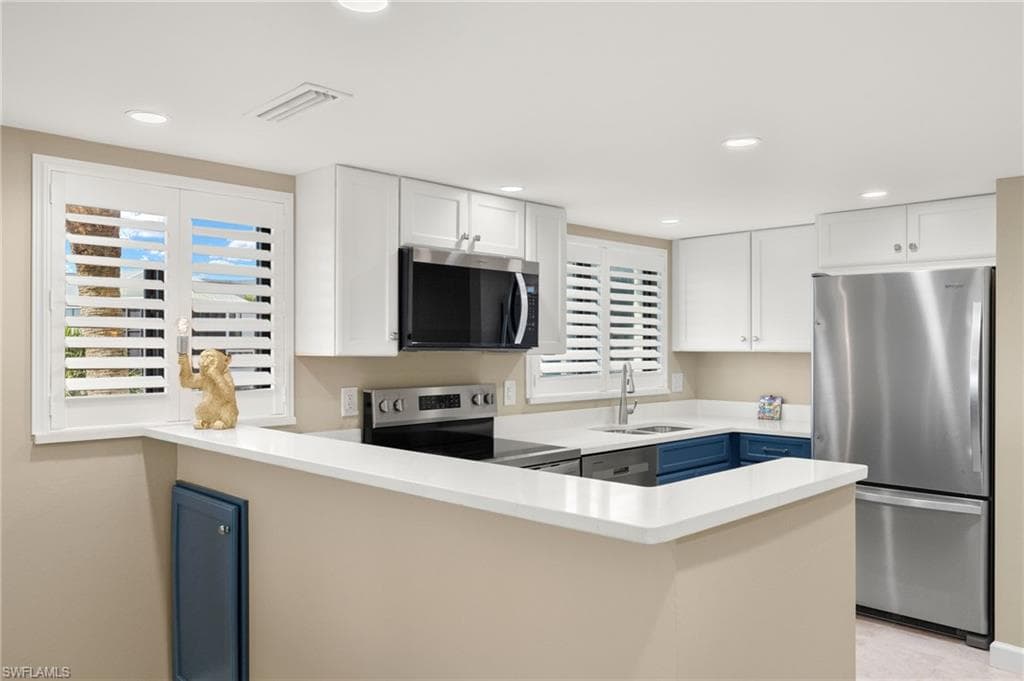 671 E Gulf DR, SANIBEL FL 33957-11