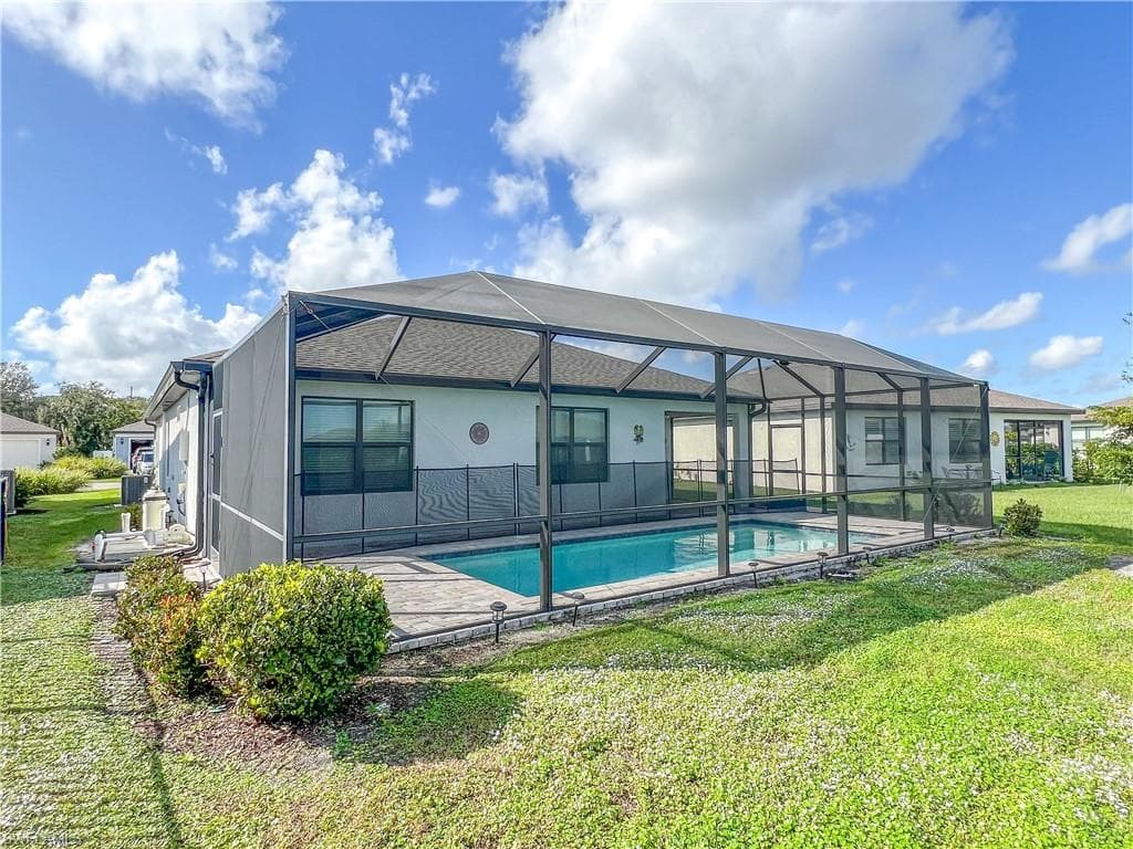 10811 Firebush CIR, NORTH FORT MYERS FL 33917-21