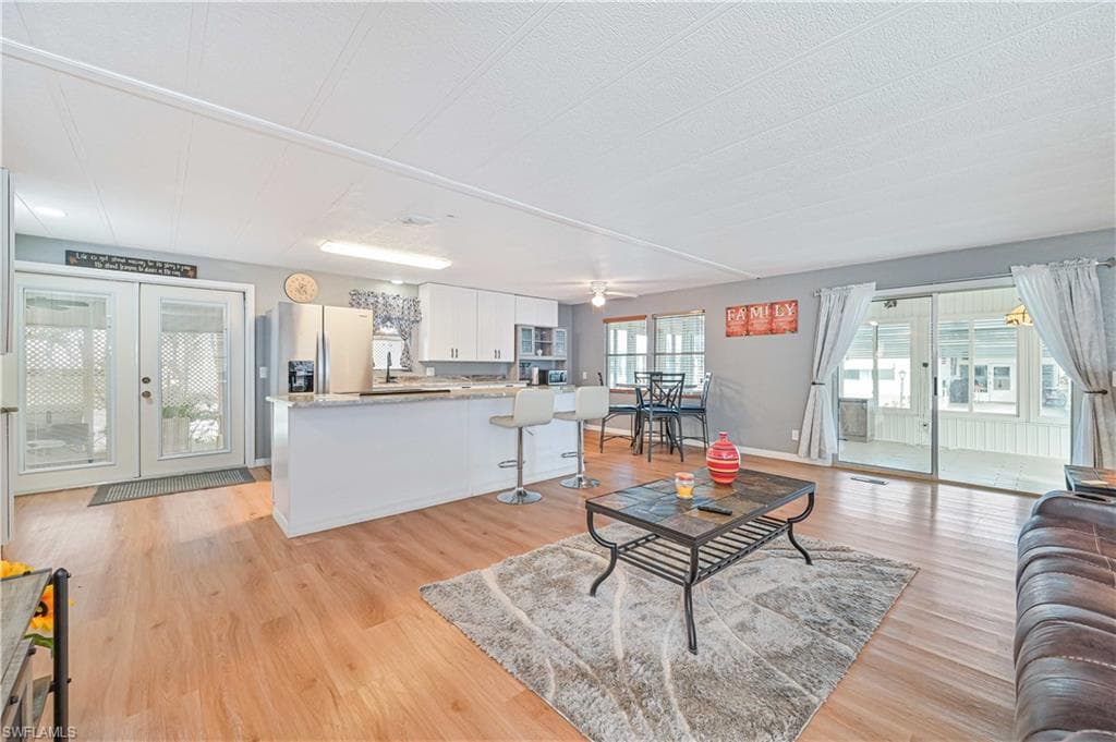 138 Lexington AVE, FORT MYERS FL 33908-12