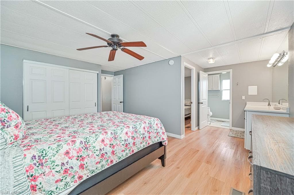 138 Lexington AVE, FORT MYERS FL 33908-17