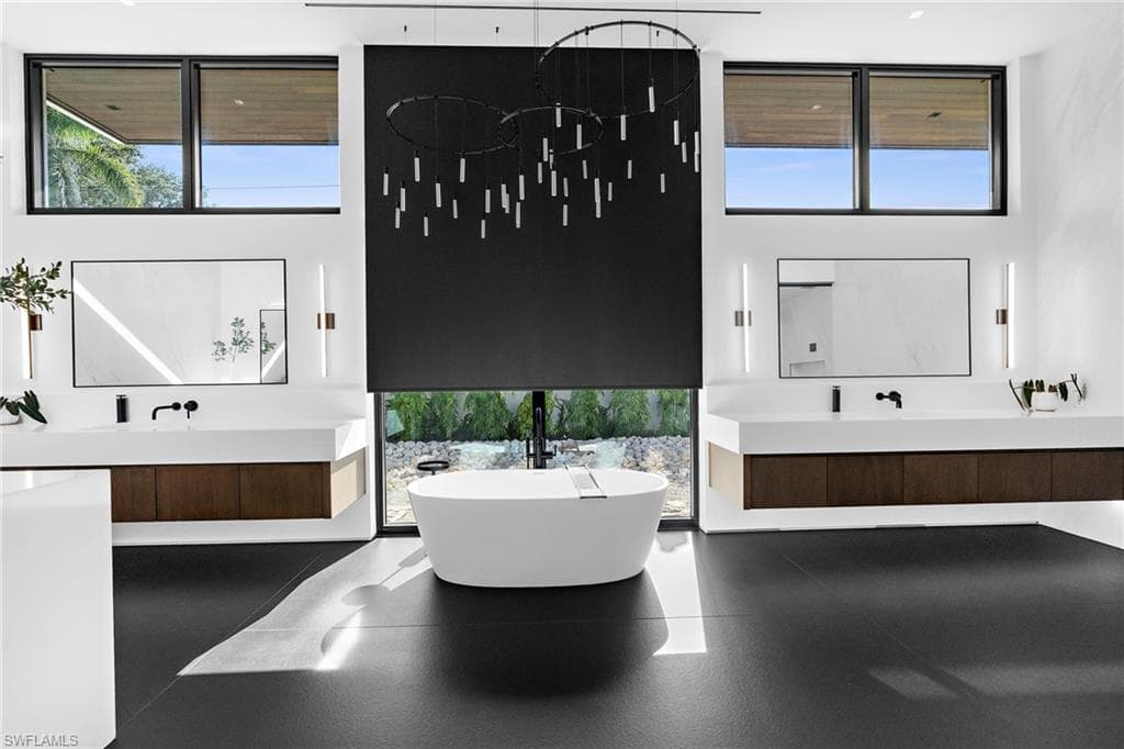 107 Myrtle RD, NAPLES FL 34108-26