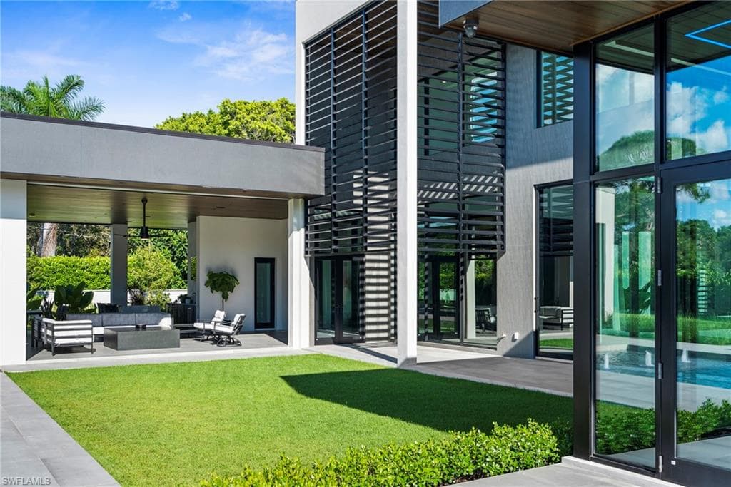 107 Myrtle RD, NAPLES FL 34108-12