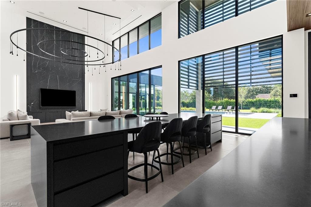 107 Myrtle RD, NAPLES FL 34108-16