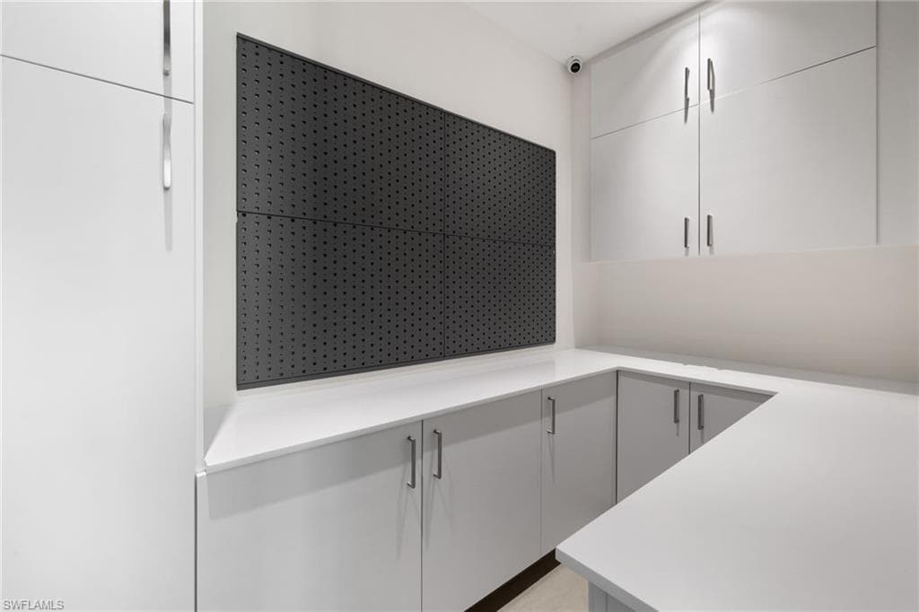 107 Myrtle RD, NAPLES FL 34108-42