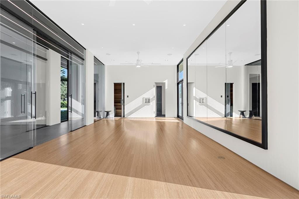 107 Myrtle RD, NAPLES FL 34108-29