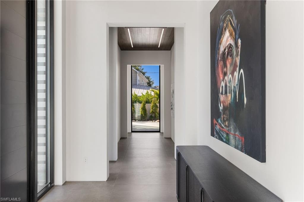 107 Myrtle RD, NAPLES FL 34108-43