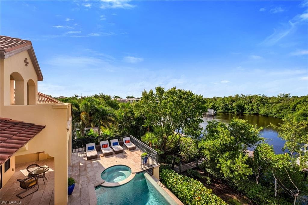 47 Southport CV, BONITA SPRINGS FL 34134-26