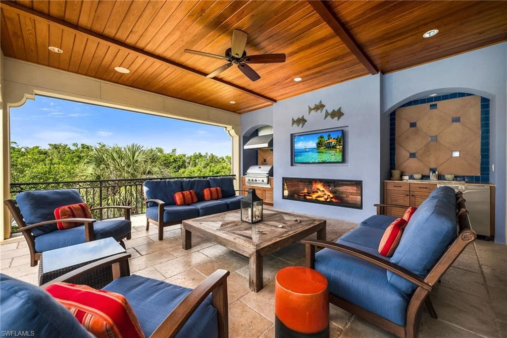 47 Southport CV, BONITA SPRINGS FL 34134-8