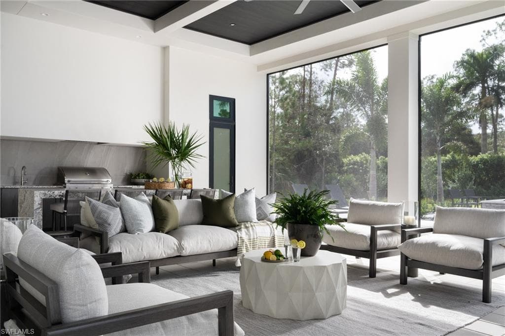 3022 Ravenna AVE, NAPLES FL 34120-23