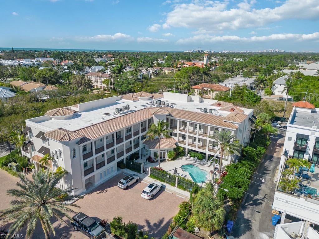 625 5th AVE S # 302, NAPLES FL 34102-25