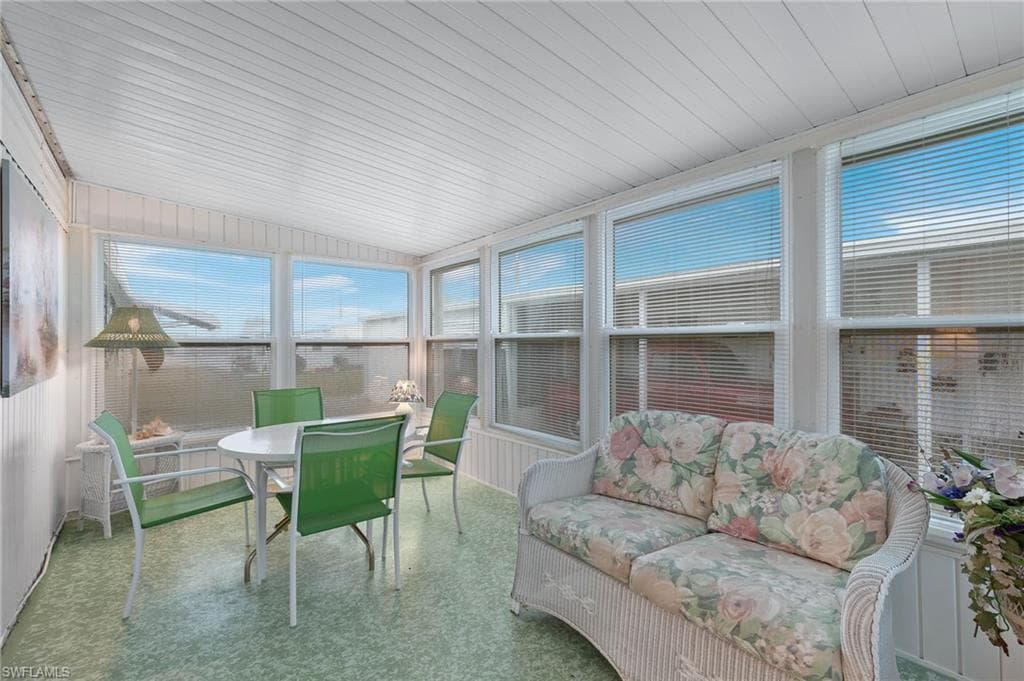 9004 Arbor DR, NORTH FORT MYERS FL 33903-33