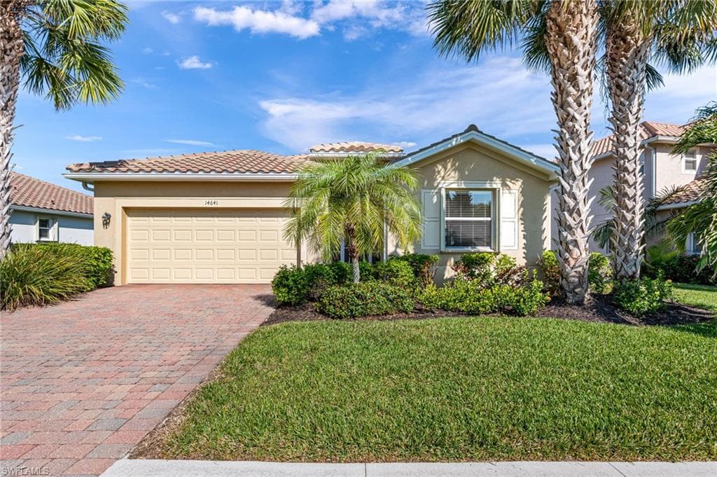 14641 Fern Lake CT, NAPLES FL 34114-1