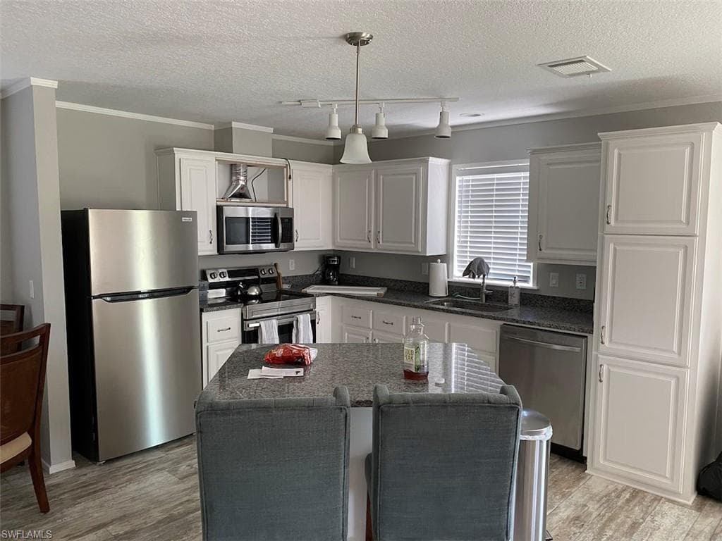 5520 RAINBOW DR, BOKEELIA FL 33922-5