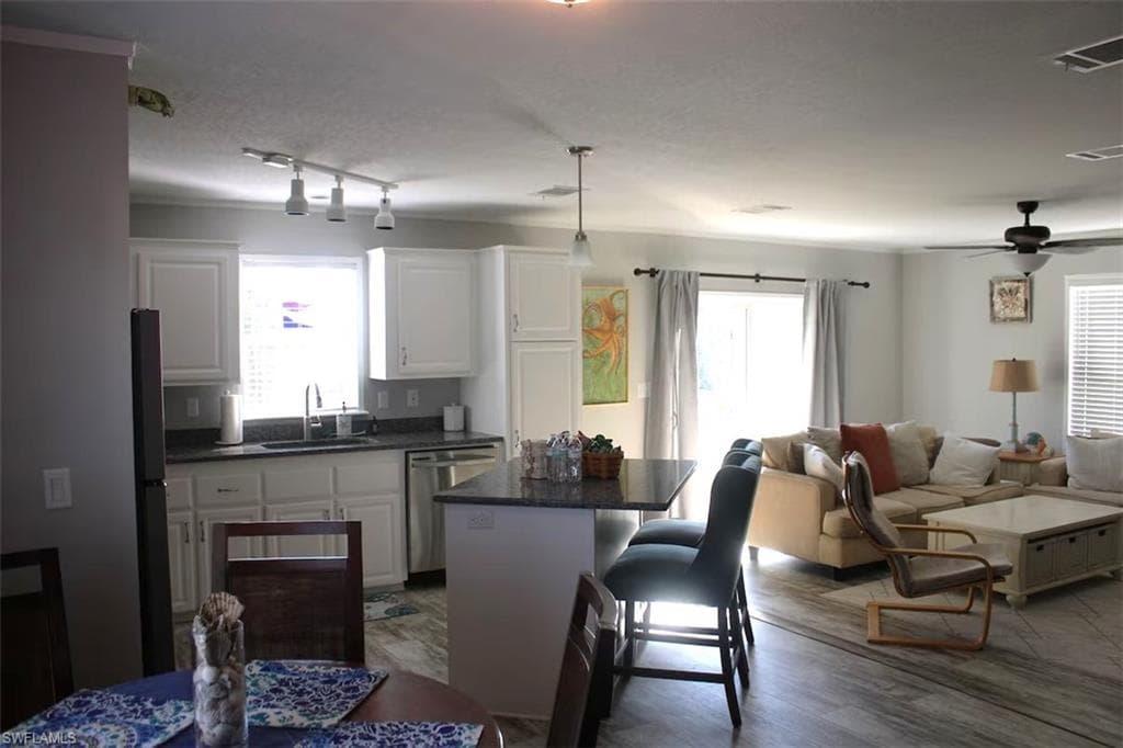 5520 RAINBOW DR, BOKEELIA FL 33922-6