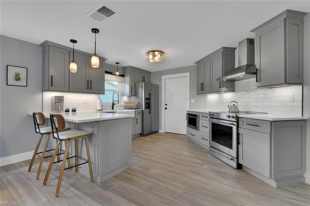 2328 Clipper WAY, NAPLES FL 34104-21