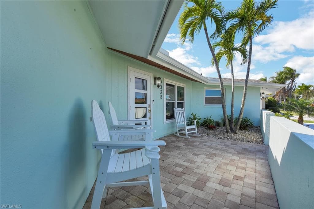 2328 Clipper WAY, NAPLES FL 34104-35