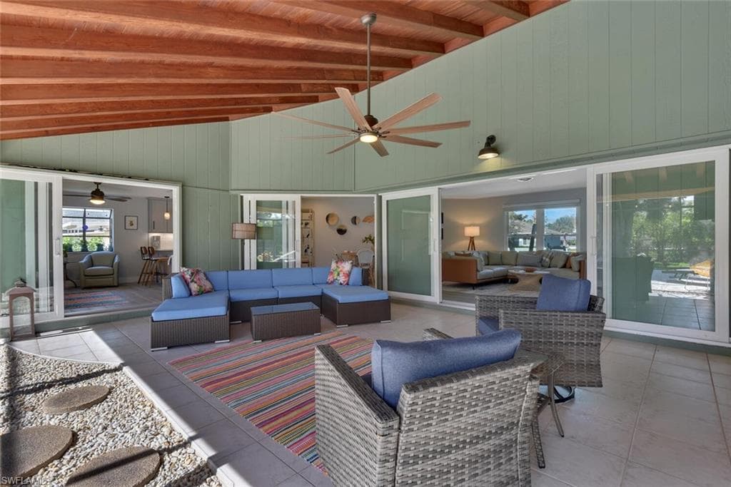 2328 Clipper WAY, NAPLES FL 34104-4