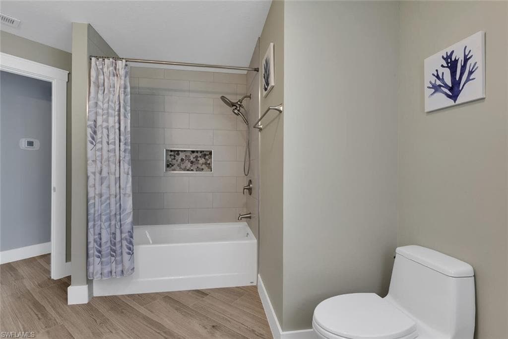 2328 Clipper WAY, NAPLES FL 34104-33