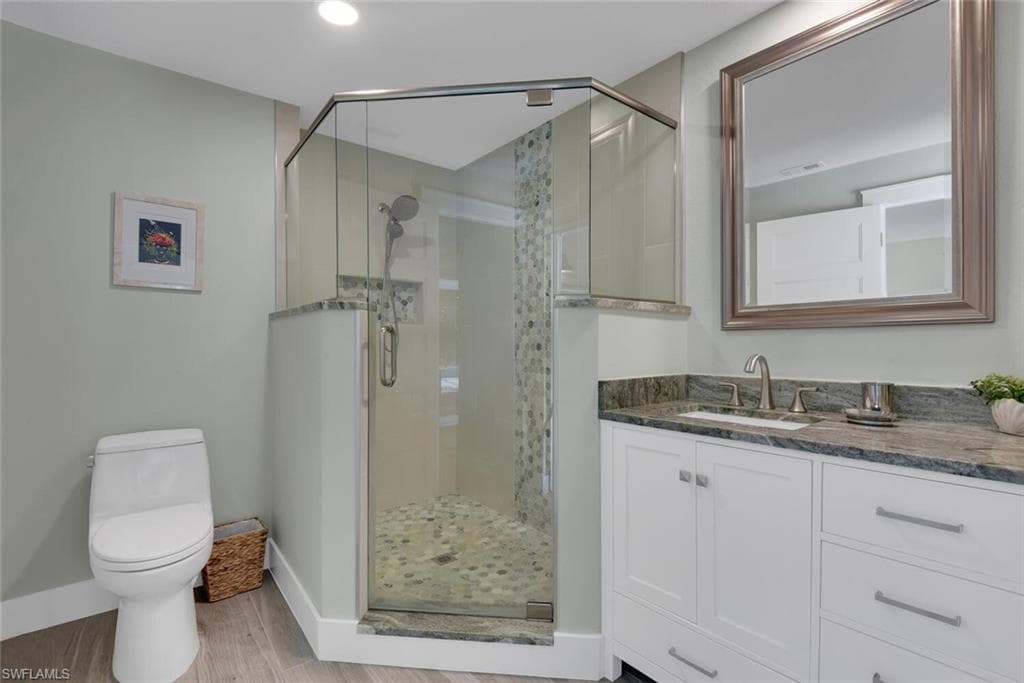 2328 Clipper WAY, NAPLES FL 34104-28