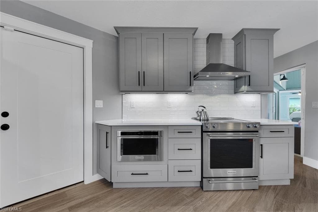 2328 Clipper WAY, NAPLES FL 34104-20