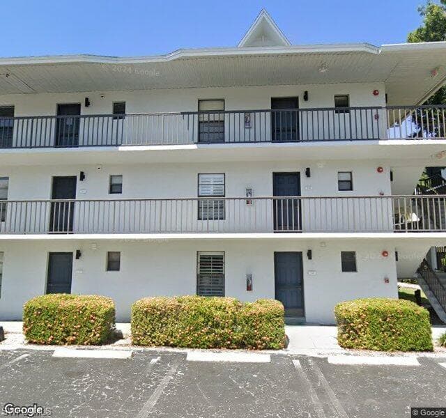 600 Neapolitan WAY # 248, NAPLES FL 34103-12