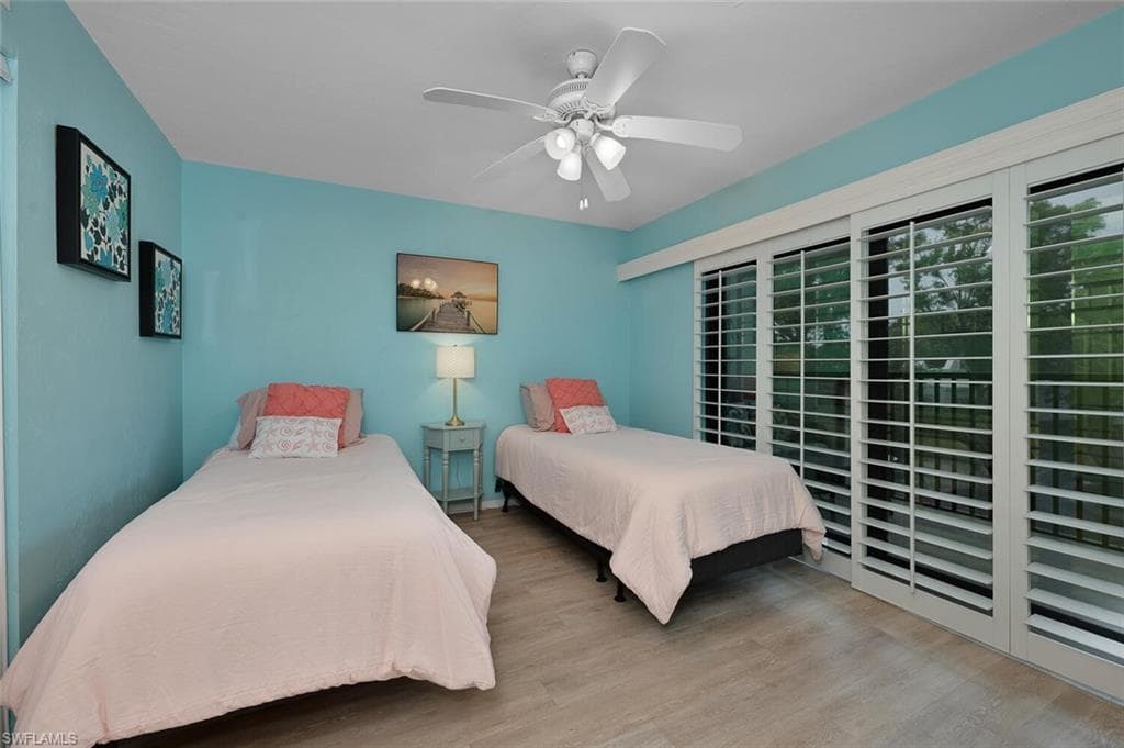 600 Neapolitan WAY # 248, NAPLES FL 34103-4