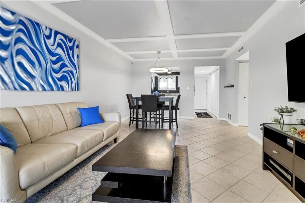 2121 Collier AVE # 401, FORT MYERS FL 33901-1