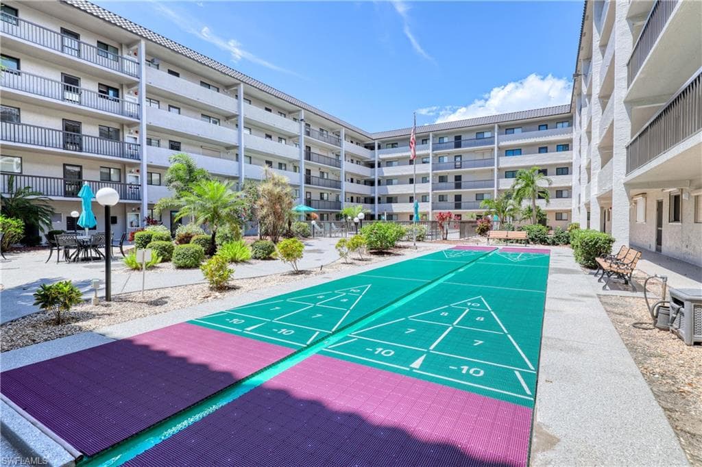 2121 Collier AVE # 401, FORT MYERS FL 33901-15