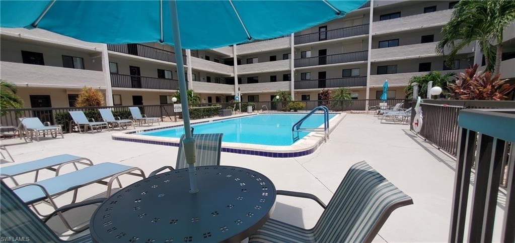 2121 Collier AVE # 401, FORT MYERS FL 33901-21