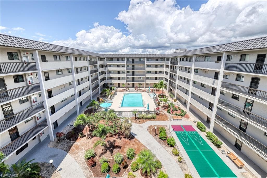 2121 Collier AVE # 401, FORT MYERS FL 33901-13