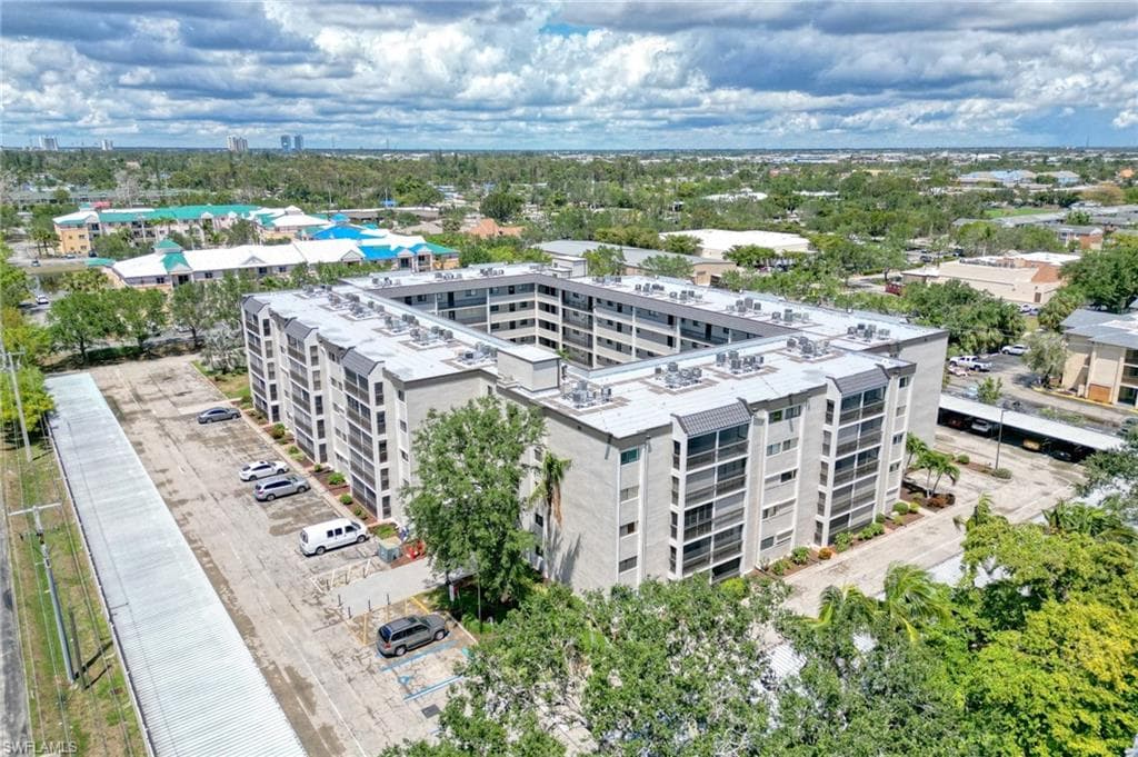 2121 Collier AVE # 401, FORT MYERS FL 33901-17