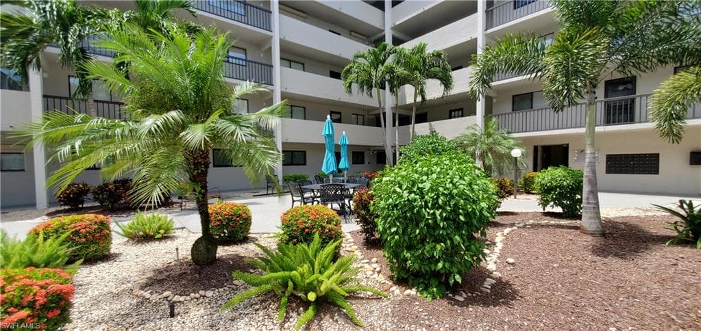 2121 Collier AVE # 401, FORT MYERS FL 33901-20