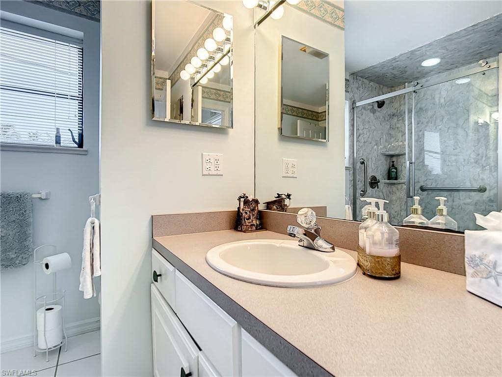 3766 Riviera CIR, BONITA SPRINGS FL 34134-24