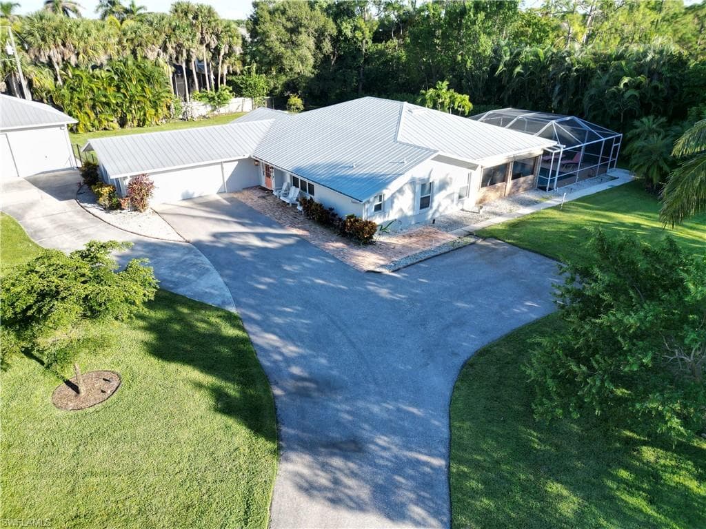 2950 Coach House LN, NAPLES FL 34105-41