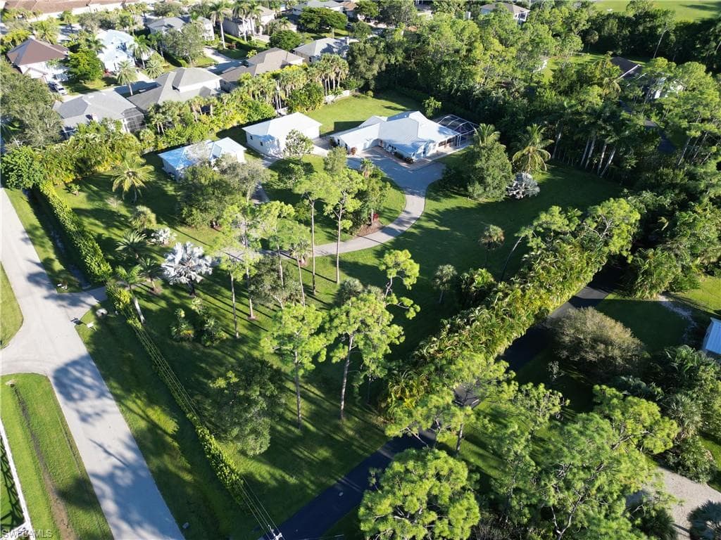2950 Coach House LN, NAPLES FL 34105-45